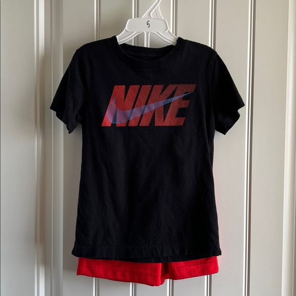 Nike Clothes for Boys - Picture 5 of 7
